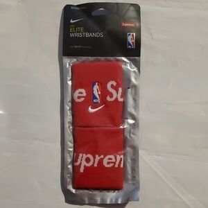 Supreme Nike NBA Elite Wristbands. Color Red.